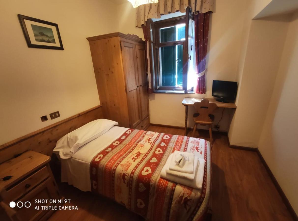 La Favorita Bed and Breakfast Lozzo Cadore Exteriör bild